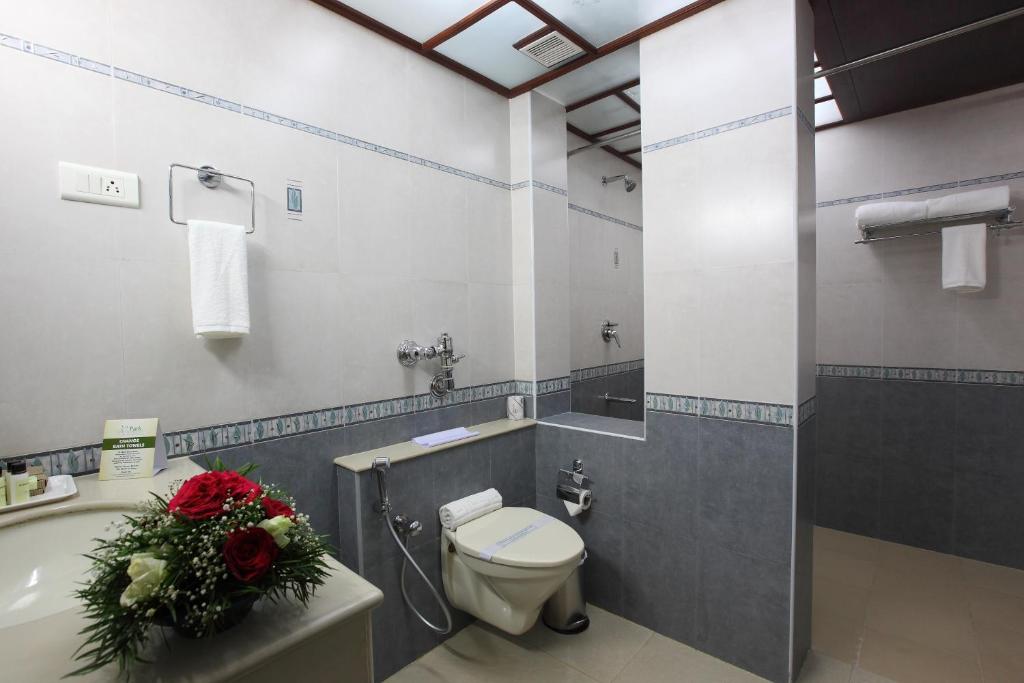 Koupelna v ubytování Park Residency Luxury Business Hotel