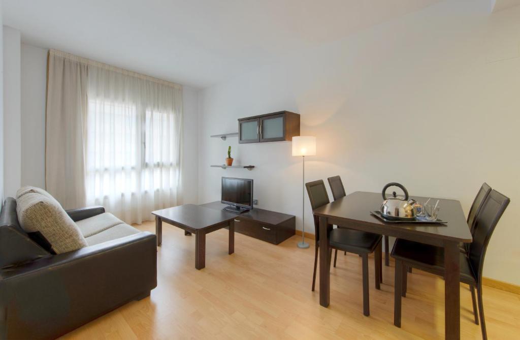 Madrid Airport Suites, Affiliated by Meliá - Resim 45