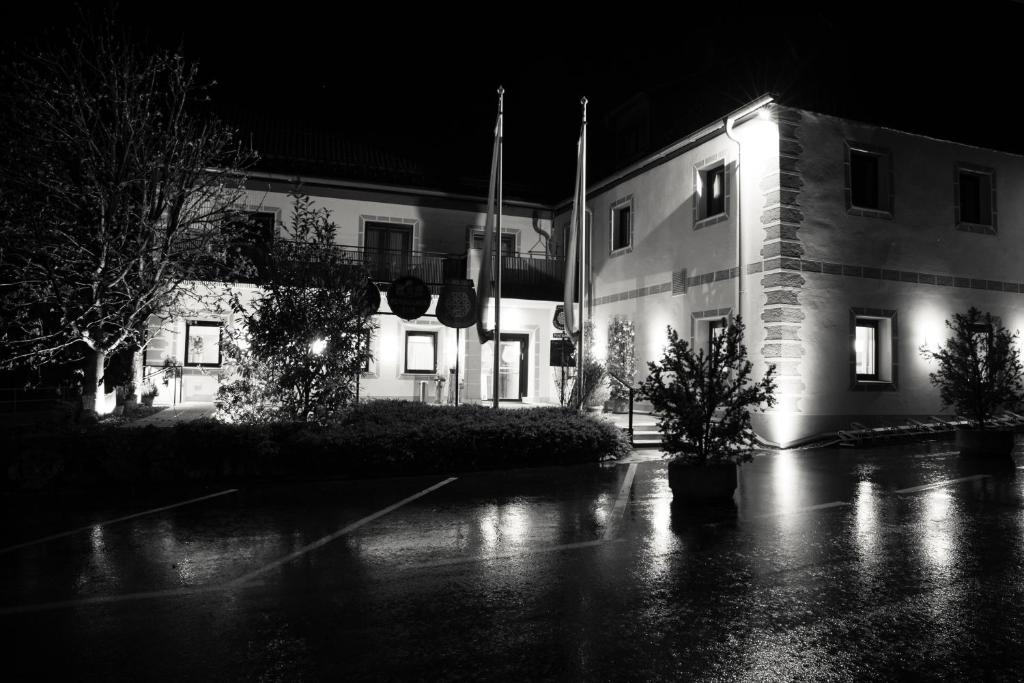 Fotografia z galérie ubytovania Schlosstaverne Thannhausen v destinácii Weiz