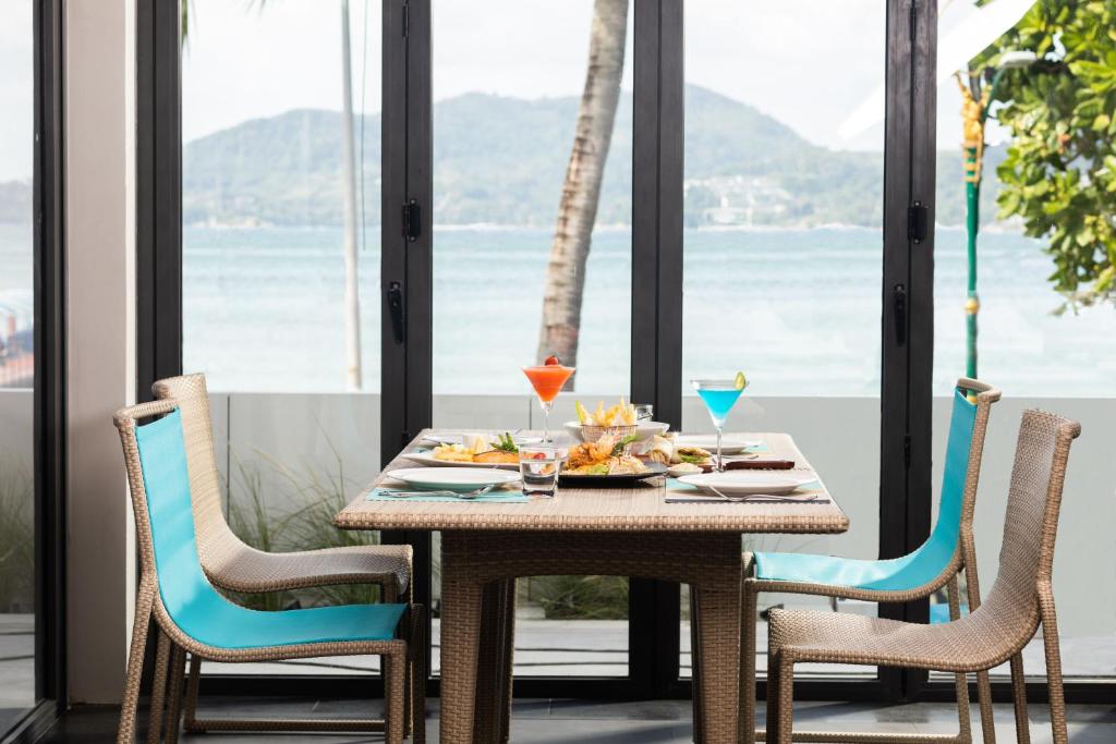 LIV Hotel Phuket Patong Beachfront - 2