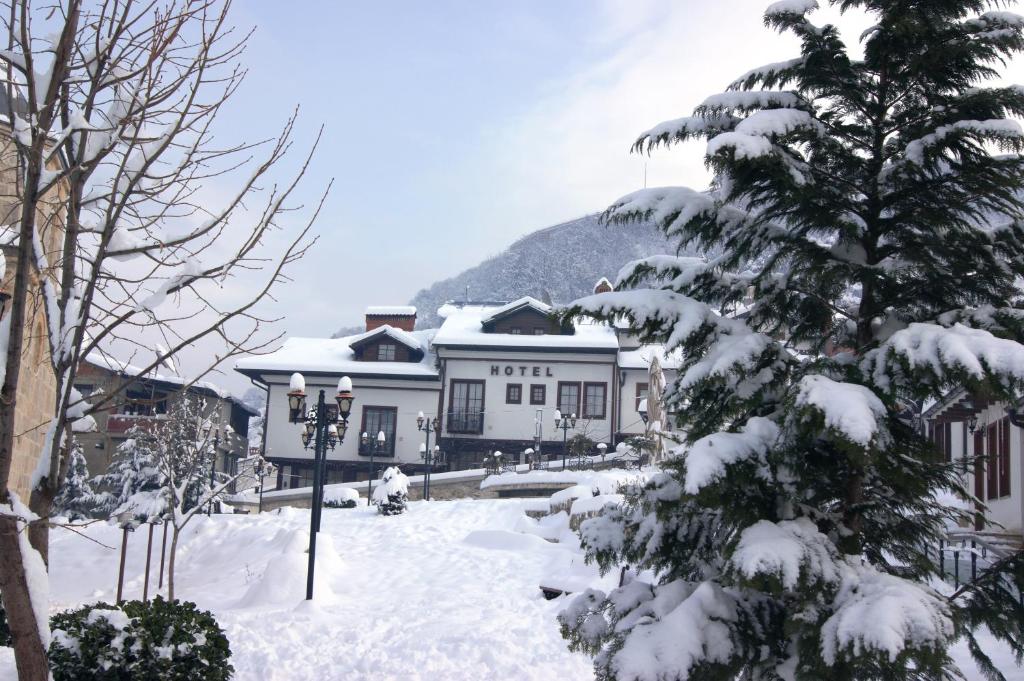 Hotel Prizreni v zimě