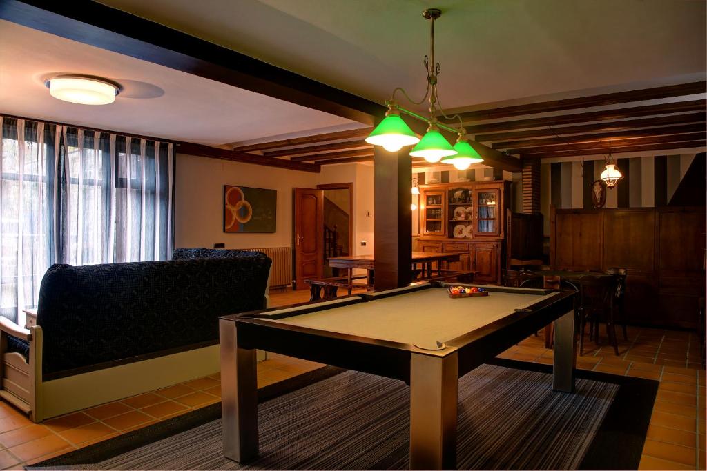 Biliár nebo kulečník v ubytování Casa Rural Villa Gervasio