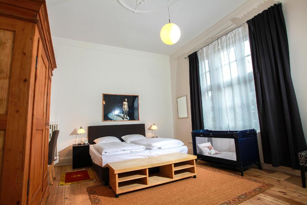 
Family Room (3 Adults)
