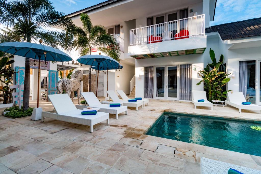Bazén v ubytování Cocotoa Boutique Hotel & Villa nebo v jeho okolí