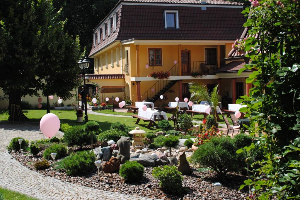 Zahrada ubytování Hotel Nosal
