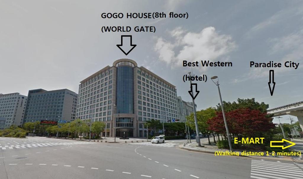 a view of a large building on a city street at Incheon Airport Gogo House in Incheon