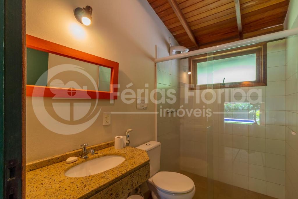  Casa 3 dormitórios com Piscina e campo de futebol