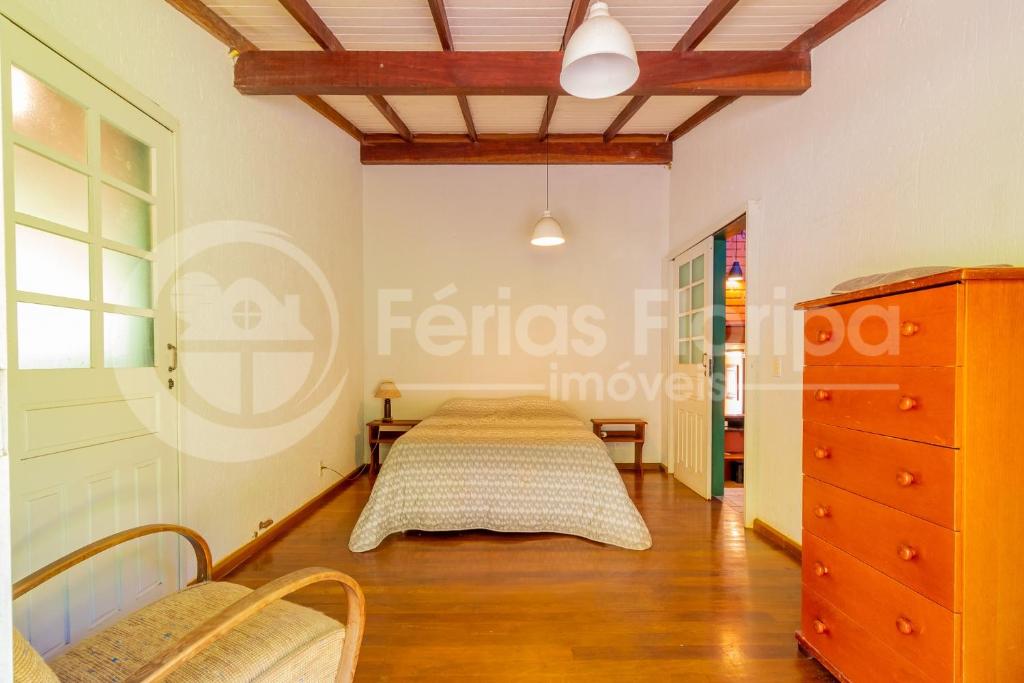  Casa 3 dormitórios com Piscina e campo de futebol