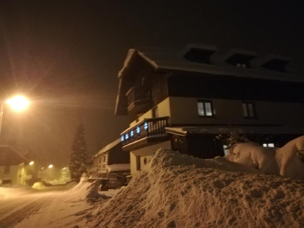 Budova, kde se apartmán nachází