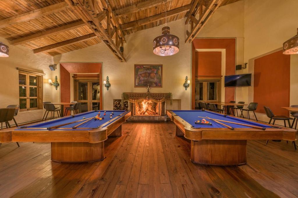 Biliár nebo kulečník v ubytování Tapalpa Country Club Hotel