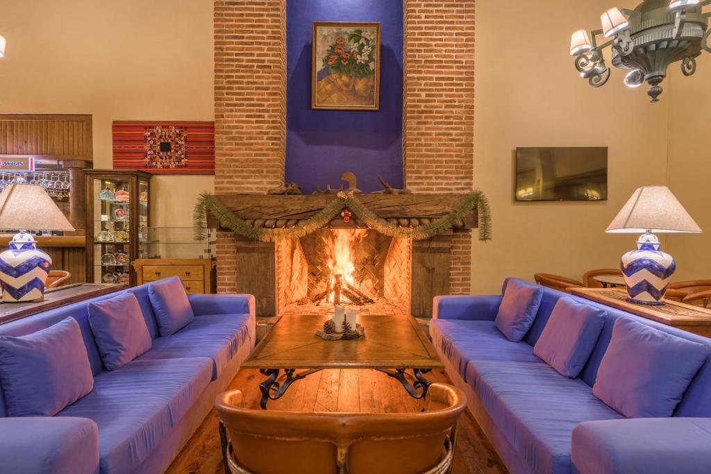 Posezení v ubytování Tapalpa Country Club Hotel