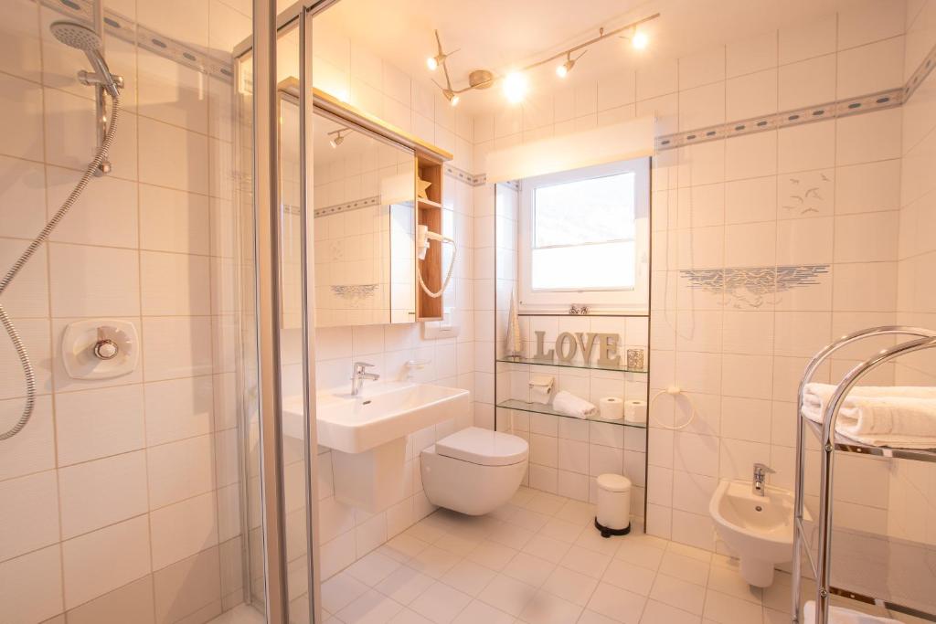 Kúpeľňa v ubytovaní Sonnseitn Appartements