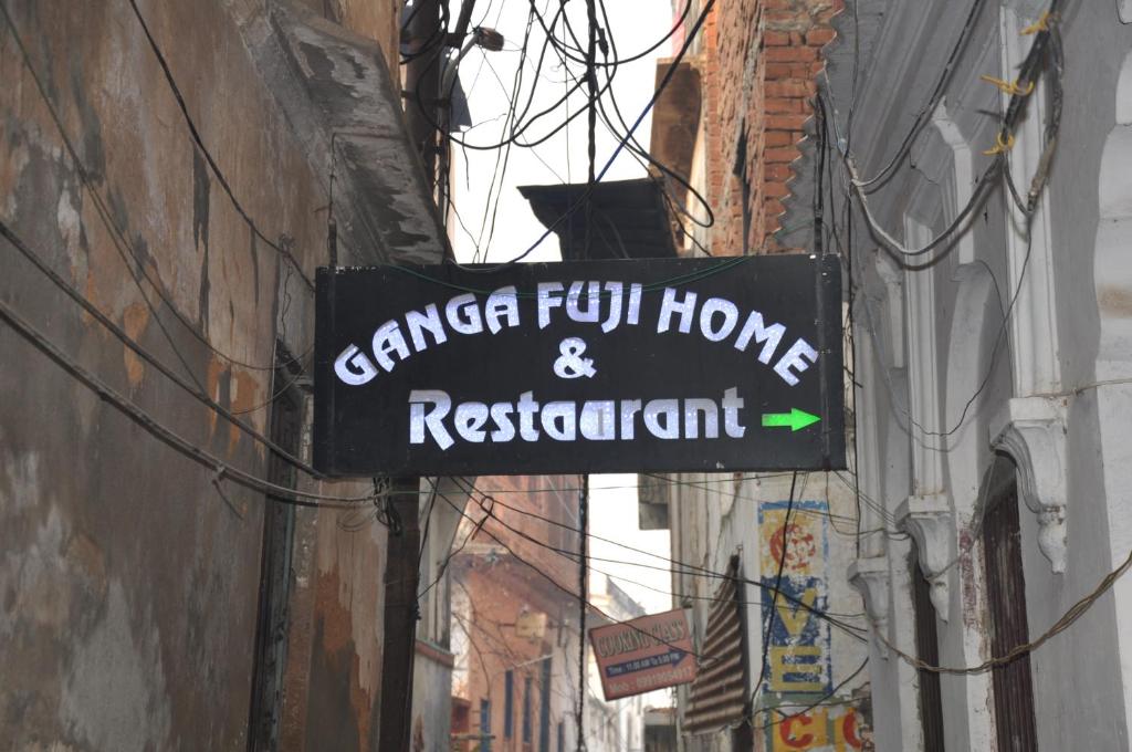 Certifikát, hodnocení, plakát nebo jiný dokument vystavený v ubytování Ganga Fuji Home