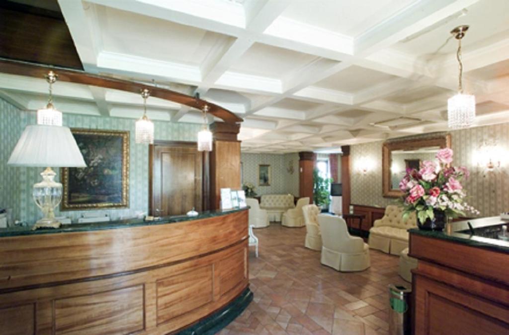 Vstupní hala nebo recepce v ubytování Hotel Quadrifoglio by Mancini
