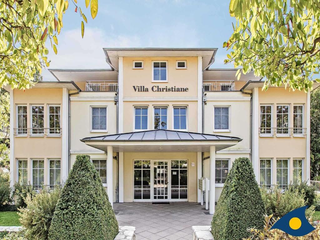 mit Blick auf das Gebäude der Villa christopheophe in der Unterkunft Villen am Goethepark, Villa Christiane, Whg. 04 - Lena in Heringsdorf