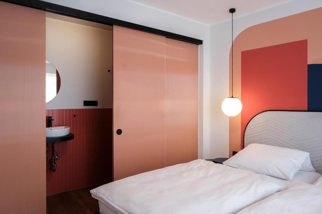 The Dot | 24/7 Checkin - Resim 12