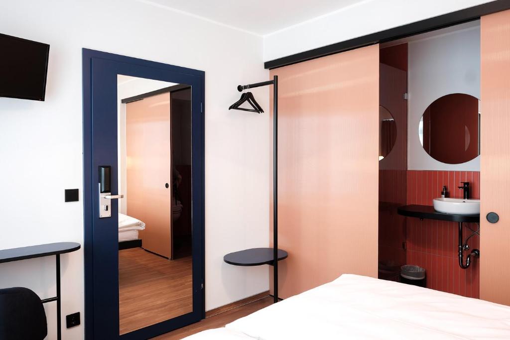 The Dot | 24/7 Checkin - Resim 25