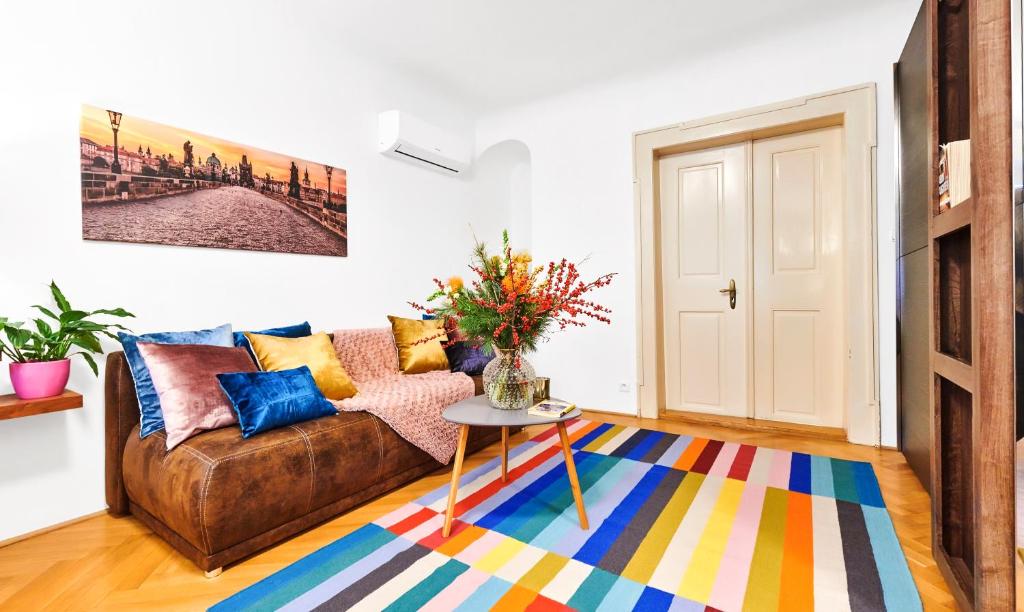Royal Route Residence - One-Bedroom Apartment