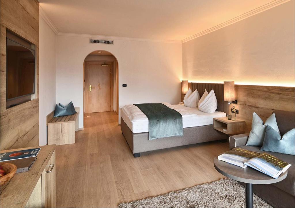 Postel nebo postele na pokoji v ubytování Hotel Das Stachelburg