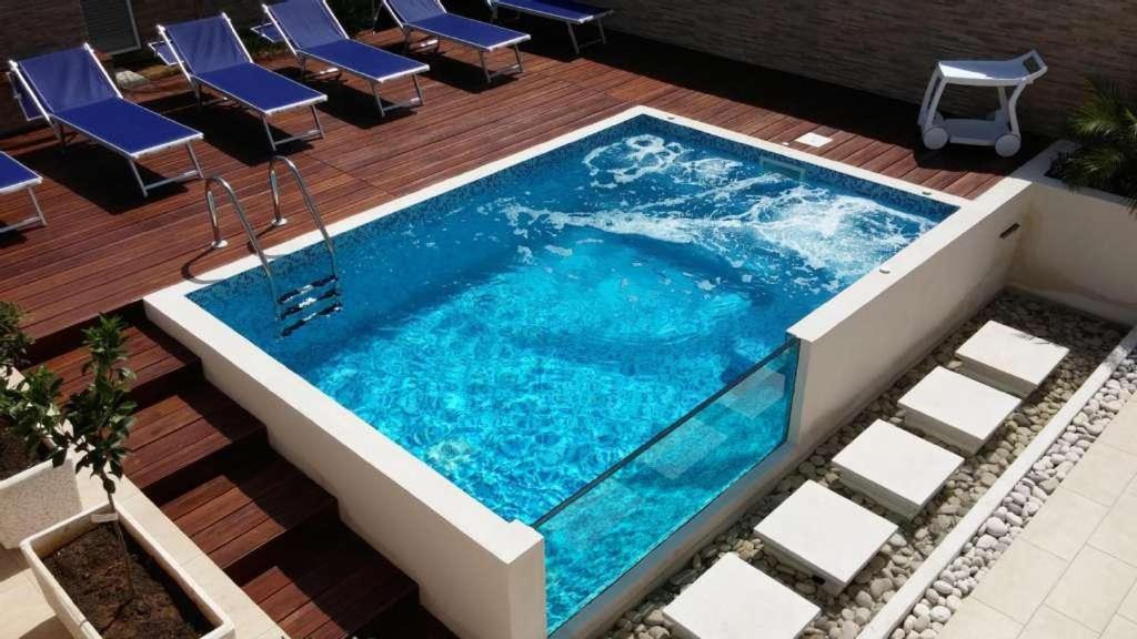 The swimming pool at or close to B&B Il Sole
