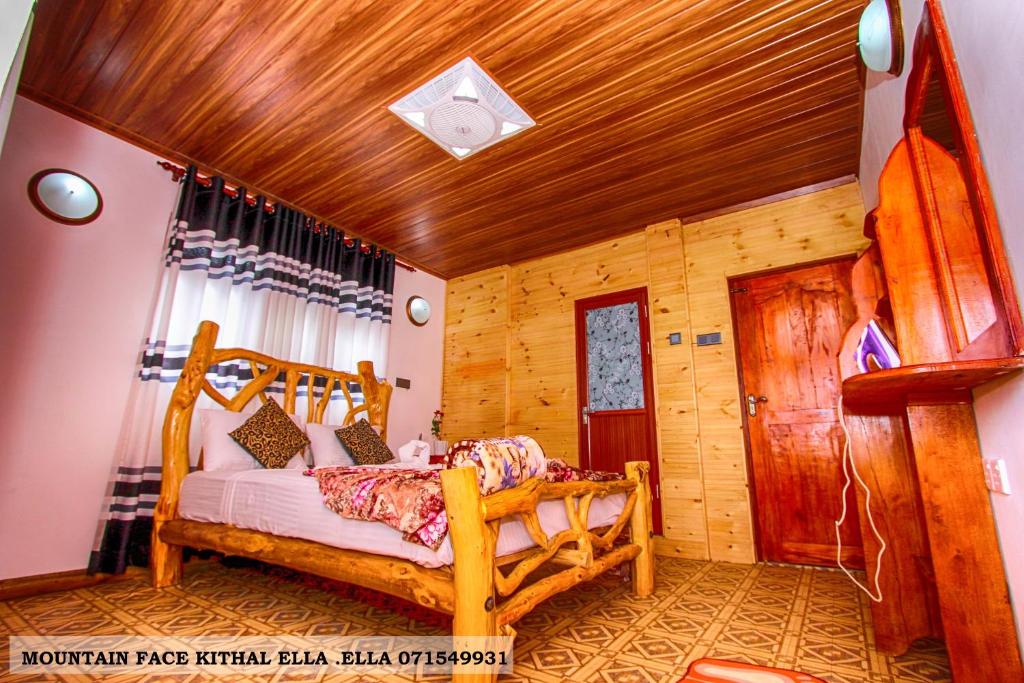Postel nebo postele na pokoji v ubytování Mountain Face inn
