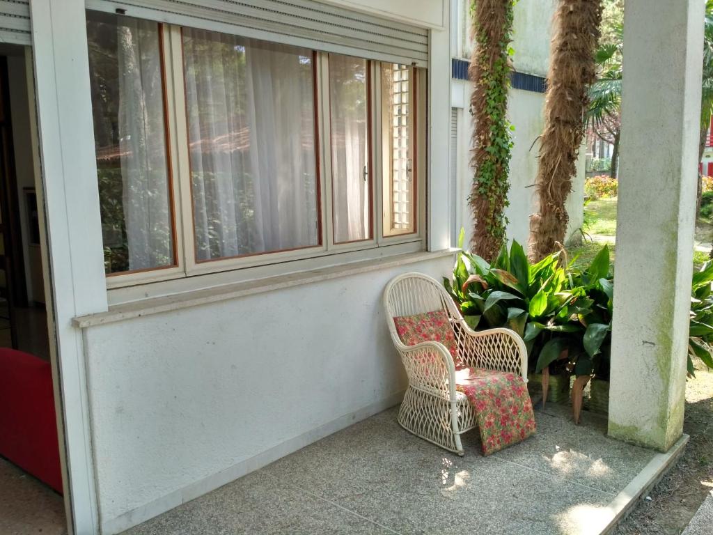 A garden outside Condominio VILLA CHIARA