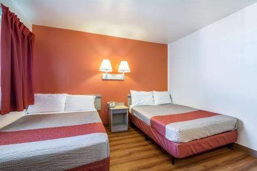 Postel nebo postele na pokoji v ubytování Motel 6 Wendover