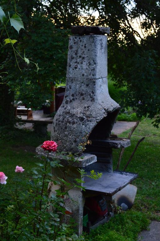 Vrt u objektu Na Okić - a private forest oasis
