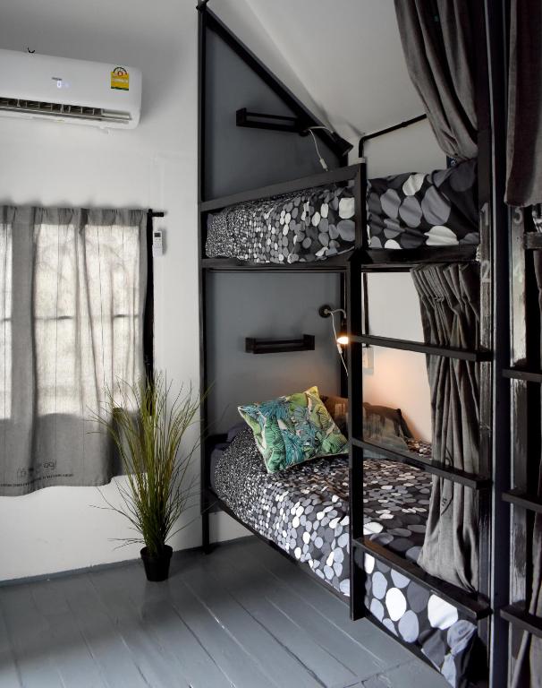 DPM Koh Tao Diving Hotel & Bar - Bunk Bed In Mixed Dormitory Room
