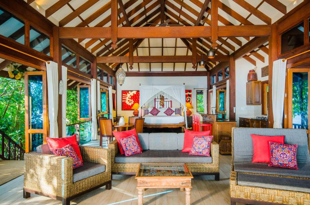Koh Jum Beach Villas 