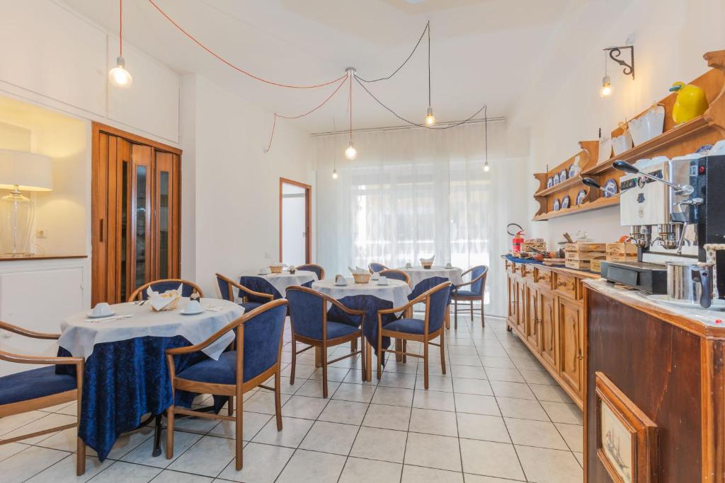 Kuchyň nebo kuchyňský kout v ubytování Hotel Viterbo Inn