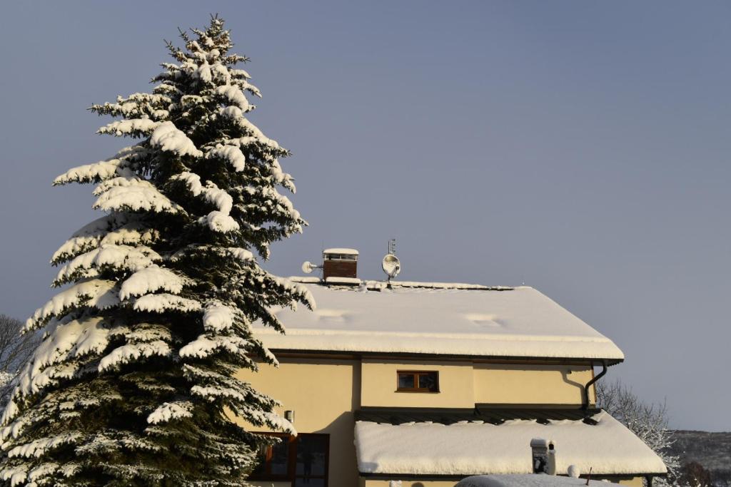 Haus Tolštejn v zimě
