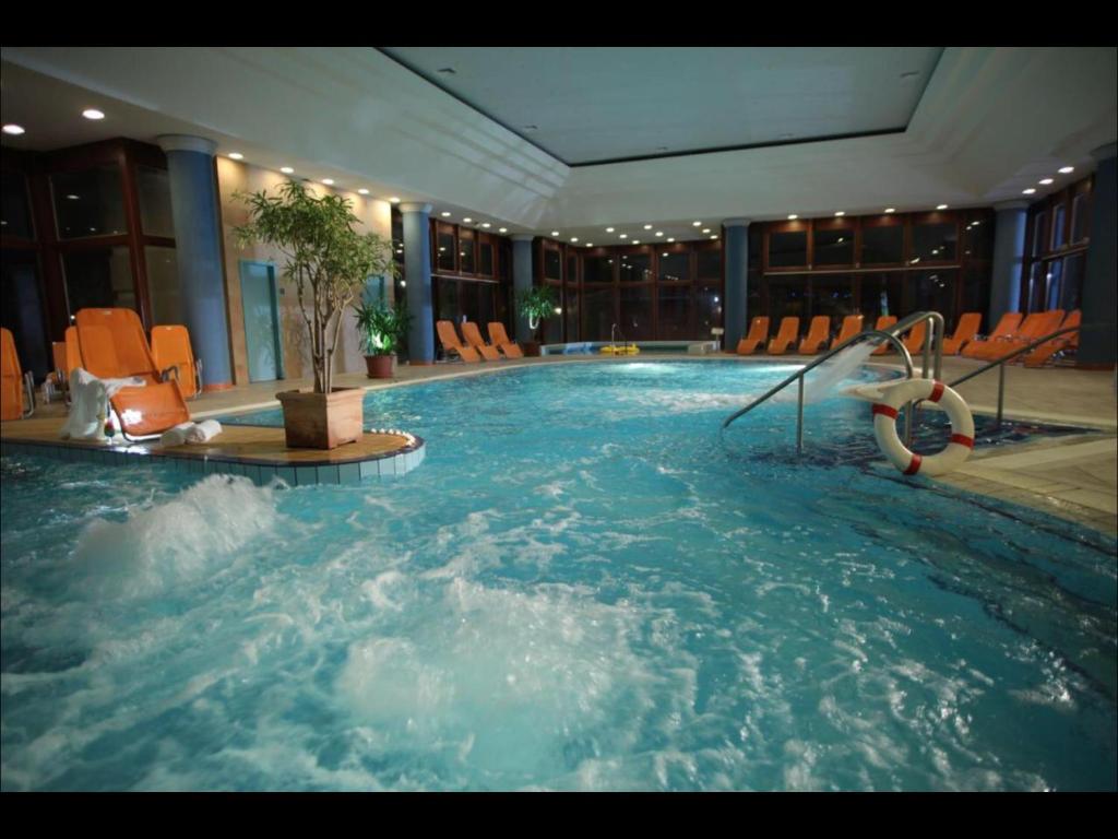 The swimming pool at or close to Apartman Golf Lux
