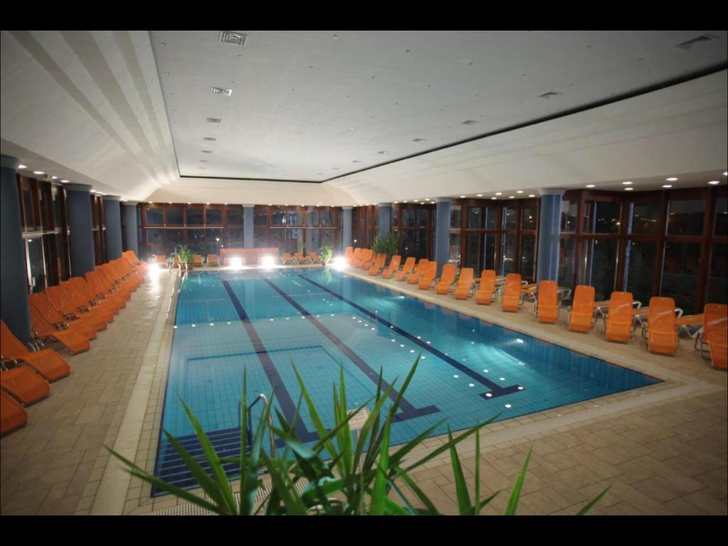 The swimming pool at or close to Apartman Golf Lux