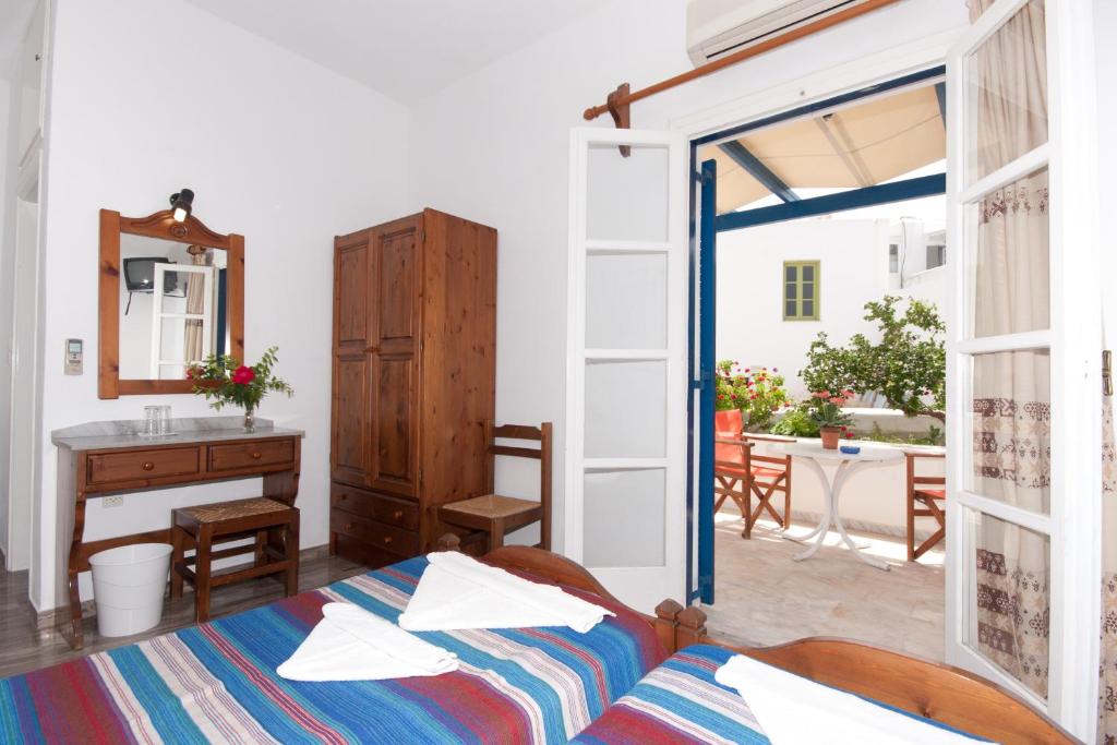 Angeliki's Studios Paros - 9