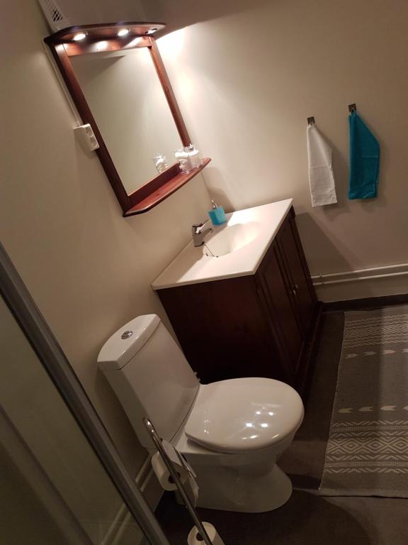 Leite Gård near Atlantic Road in Hustadvika - Habitación Triple Básica Con Baño Compartido