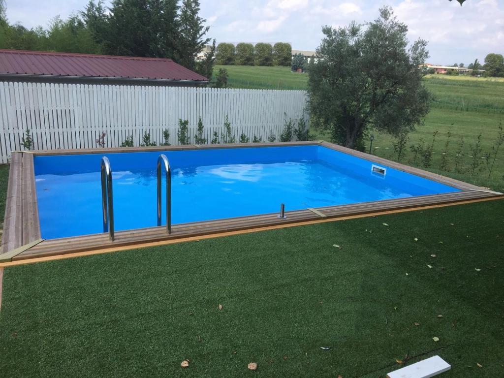 A piscina localizada em Baldini Holiday House ou nos arredores