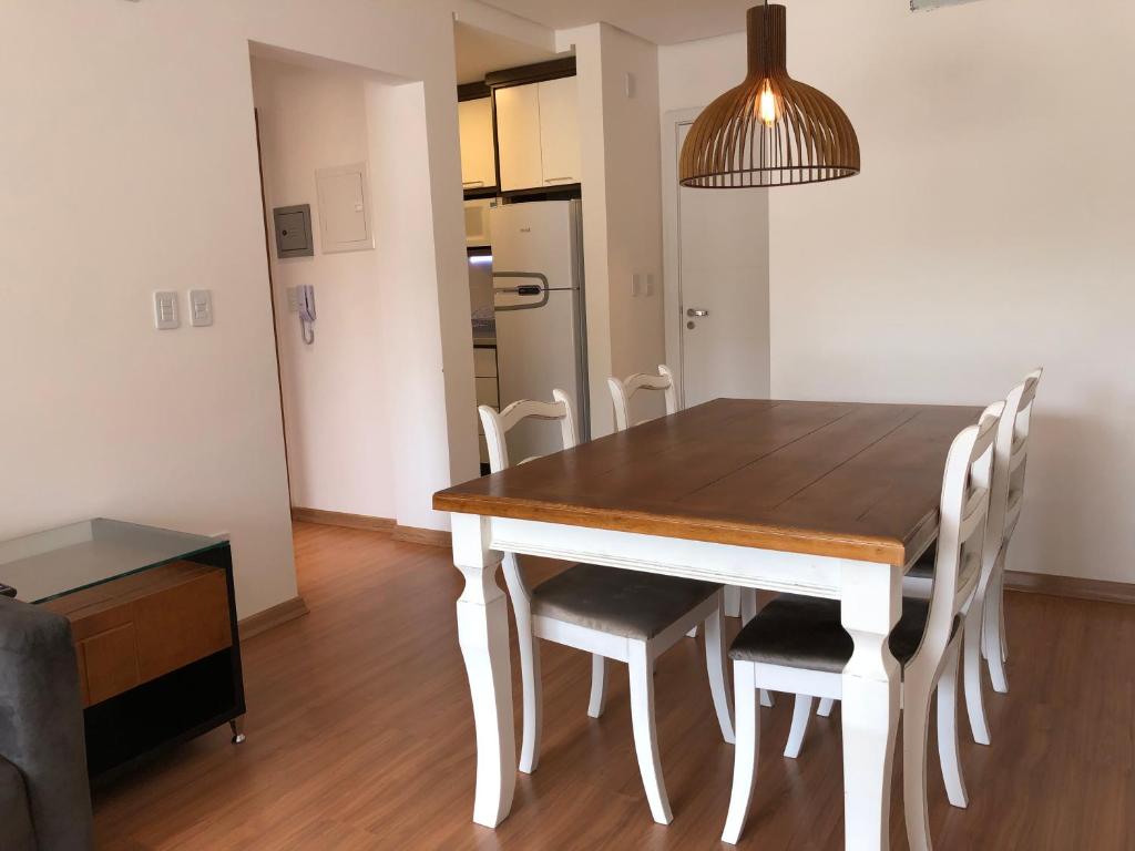  Apartamento NOVO c/ 2 Suítes e ótima localização