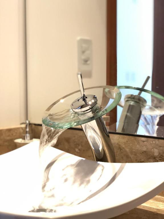  Apartamento NOVO c/ 2 Suítes e ótima localização