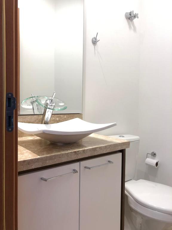  Apartamento NOVO c/ 2 Suítes e ótima localização