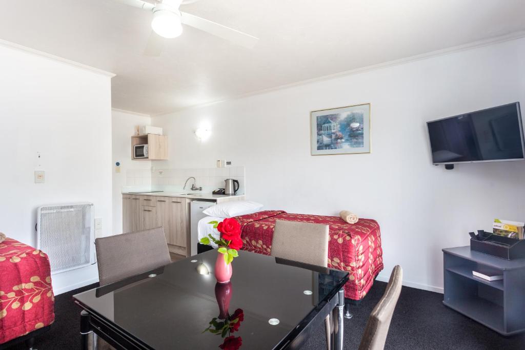 Rose Court Motel - Resim 39