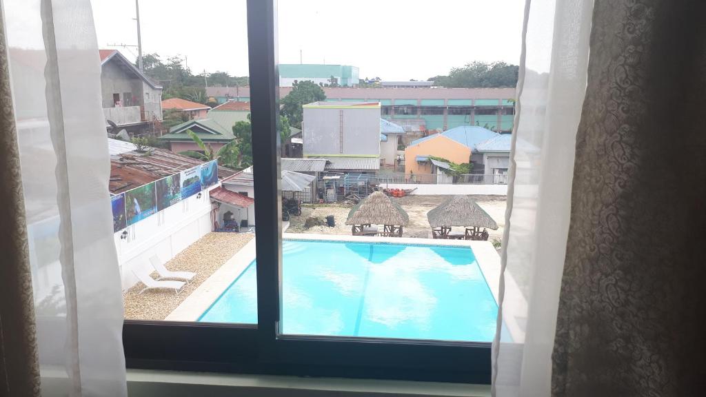 Bazén v ubytování Adams View Hotel nebo v jeho okolí