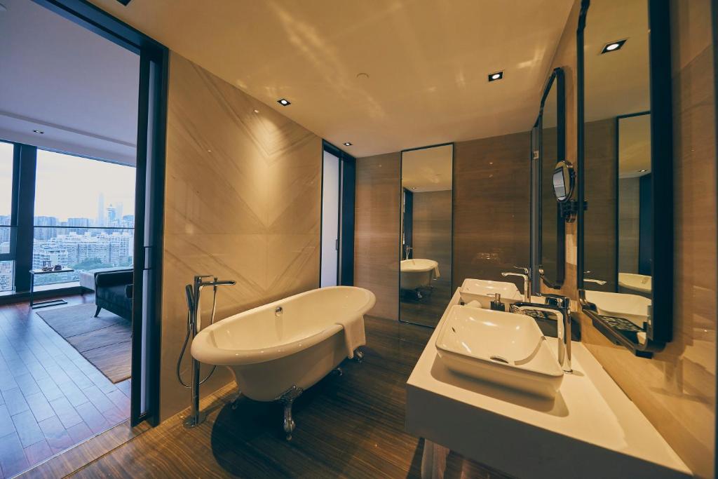 Koupelna v ubytování LJZ Supreme Tower Hotel