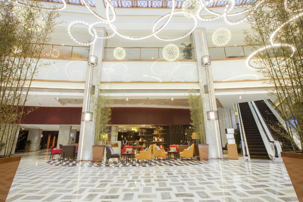 Balkón nebo terasa v ubytování Golden Tulip Shanghai Hongqiao - A Louvre Hotel