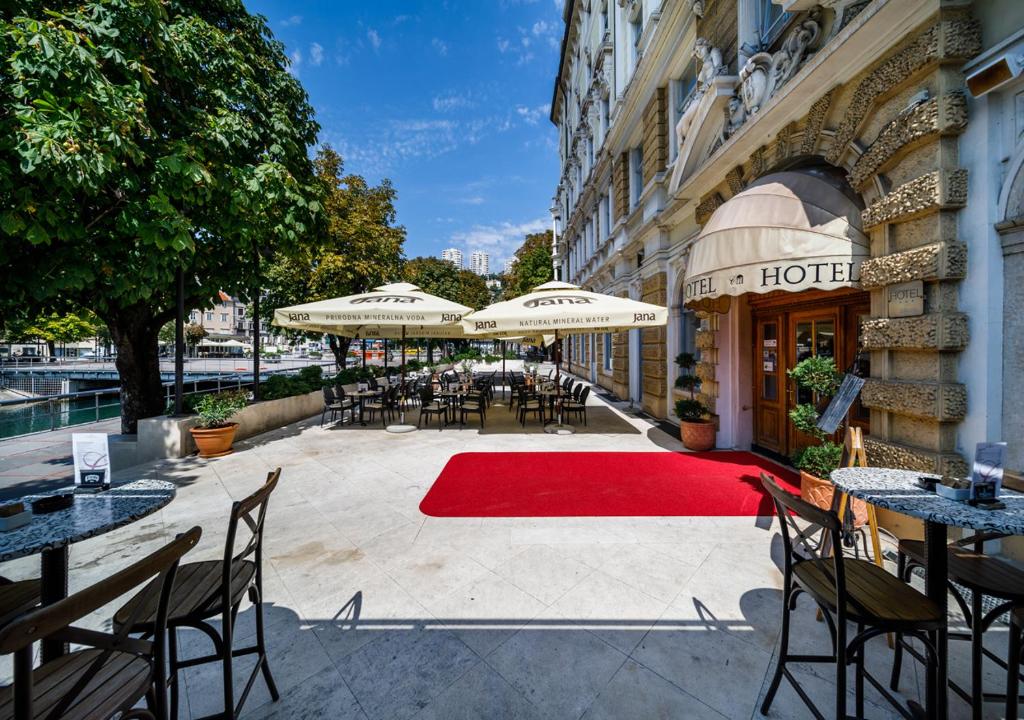 Restaurace v ubytování Hotel Continental