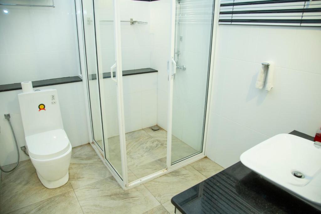 Koupelna v ubytování Prince Beach Hotel Bentota