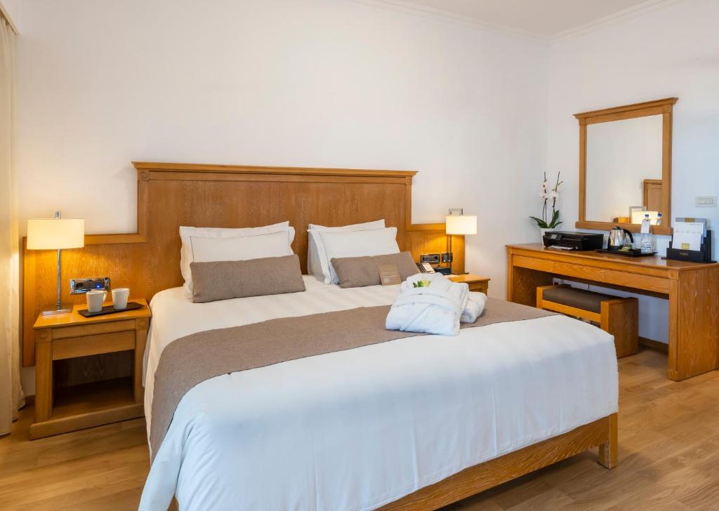 
Junior Suite with Square View
