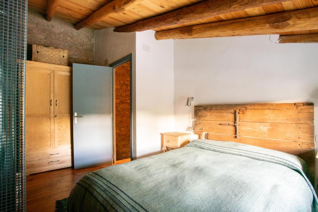 Cama o camas de una habitación en Casa de los Curas, chimenea 2 Hab 4 Pers Max