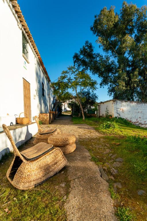 Jardín al aire libre en Casa de los Curas, chimenea 2 Hab 4 Pers Max