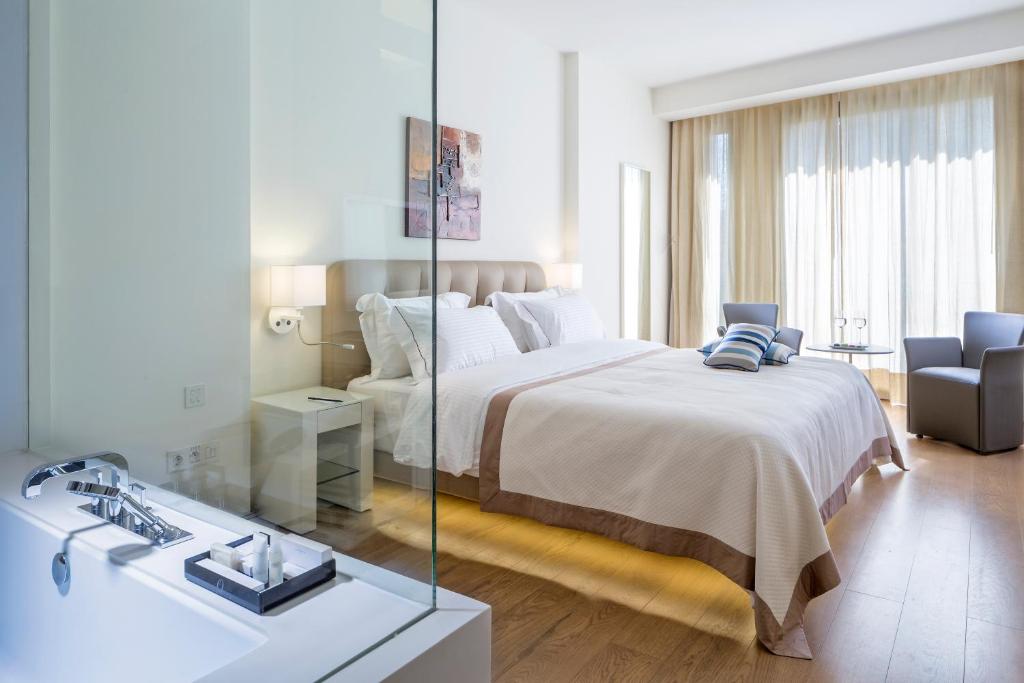Postel nebo postele na pokoji v ubytování O Monot Boutique Hotel Beirut